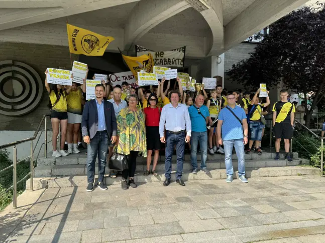 Отложиха спорната точка за отдаване на закрития гребен басейн
