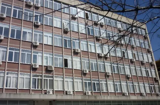 1030 зрелостници от Сливенска област трябва да платят здравните си осигуровки