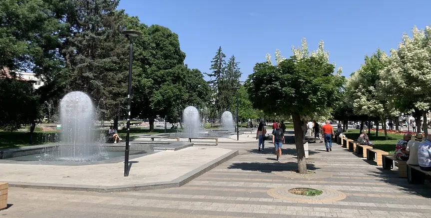 В Плевен вече отнемат електрически тротинетки, управлявани в централната пешеходна зона