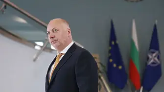 Българската делегация за срещата на върха на НАТО пристигна в Нидерландия