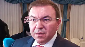 Фалшиво видео с бивш здравен министър и известни телевизионни лица обиколи интернет