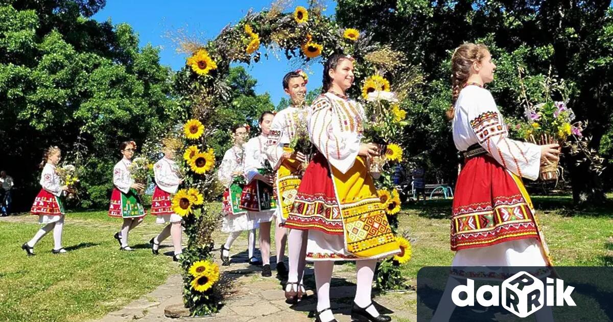 На 24 юниотбелязваме Еньовден Празникът е наричан още и Ден