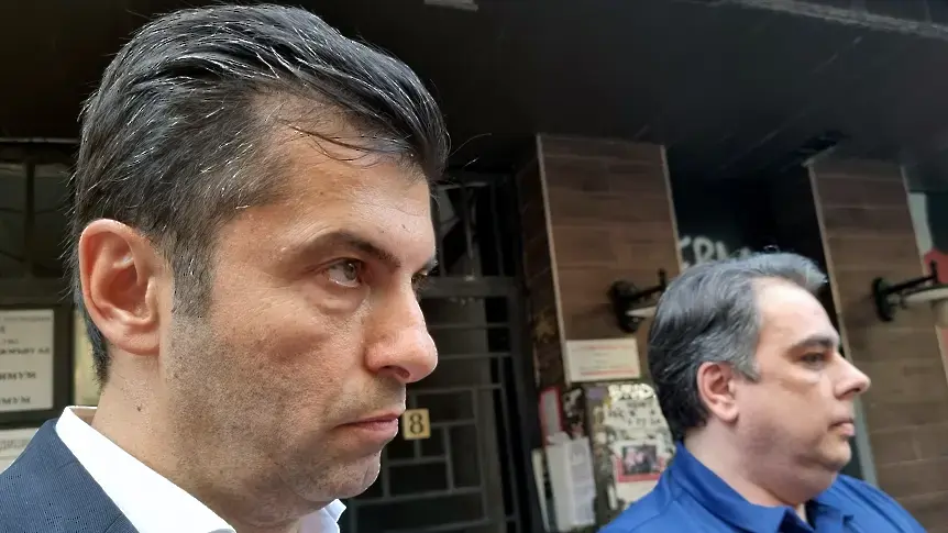 Кирил Петков подаде оставка