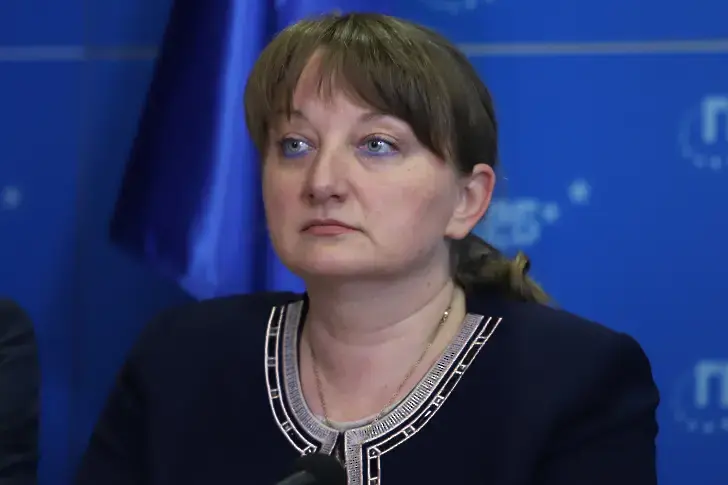 ГЕРБ отговори на Радев: Явно си представя, че икономиката е на централно подчинение