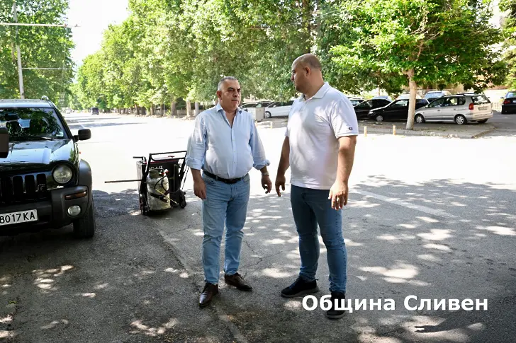  Продължават ремонтите по уличните и тротоарните мрежи на Сливен 