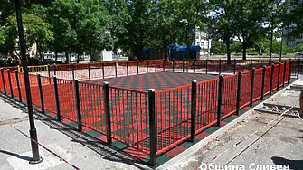 До дни монтират новите съоръжения на детската площадка в кв. “Стоян Заимов” в Сливен