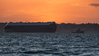 Потъна кораб с 3000 автомобила на борда 