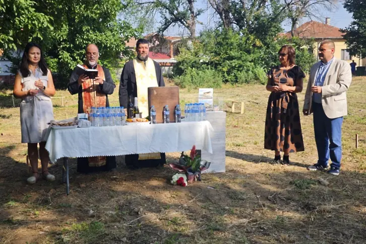  Първа копка на нов храм на името на Св. Николай направиха в плевенското село Ясен 