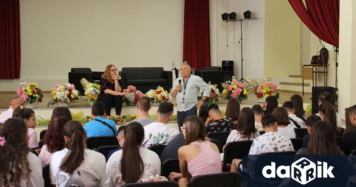 Проф Вилиян Платиканов водещ анестезиолог и Анна Инкова психолог в