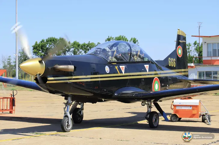  Семестриален изпит по летателна подготовка поставиха курсантите – летци Випуск 2025 година 