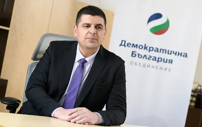 Няма да разцепим коалицията за кефа на Борисов и Пеевски