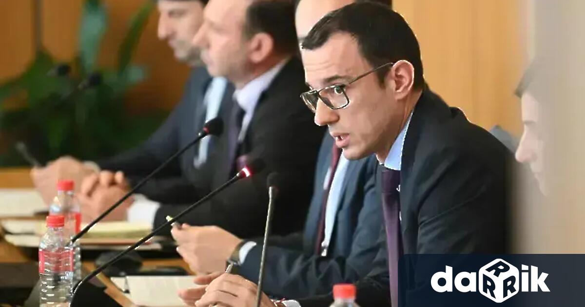 Двама мъже и две жени са с обвинения след акцията