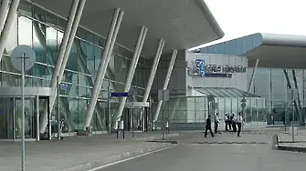 Скандалът на летището в София доведе до уволнения и отнемане на лиценз