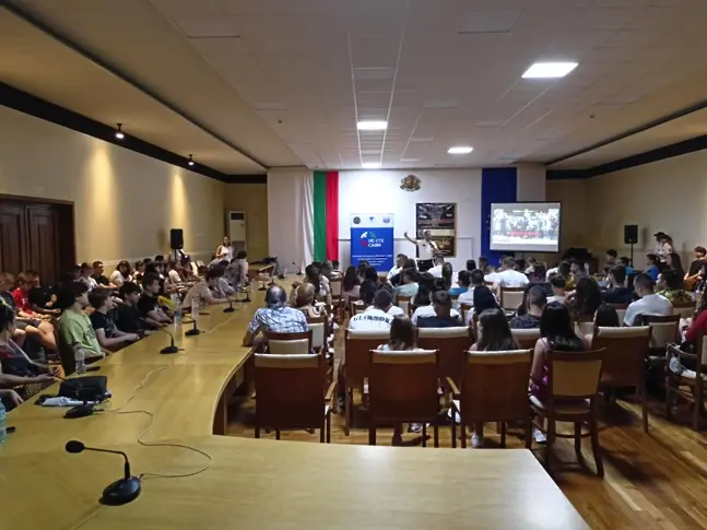  За заплахата от модерните опиати схванаха възпитаници от гимназии в Плевен 