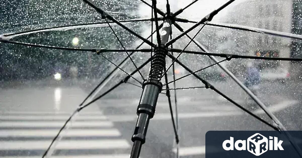 Жълт код за значителни валежи в почти цялата страна е