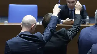 Четвърти депутат напуска ПГ на „Алианс за права и свободи”