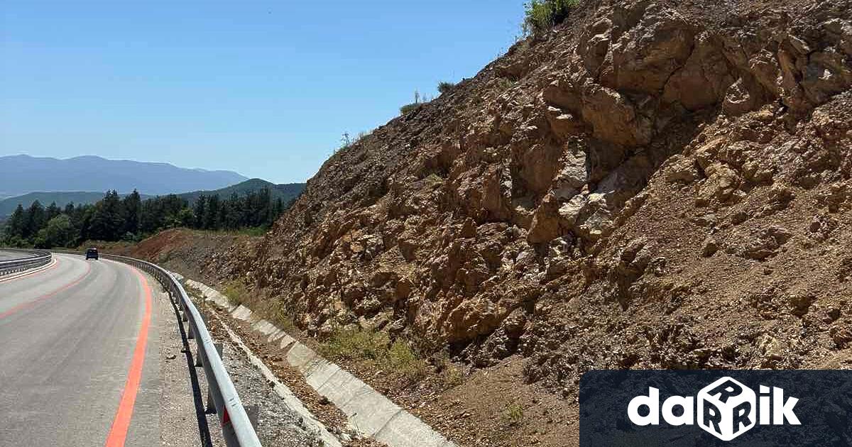 Екип на Института за пътна безопасност извърши оглед на пътя