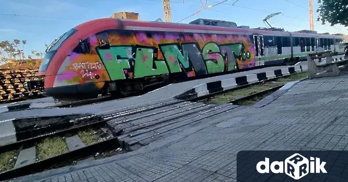 Кошмарно пътуване с държавните железници са преживели пътниците в един