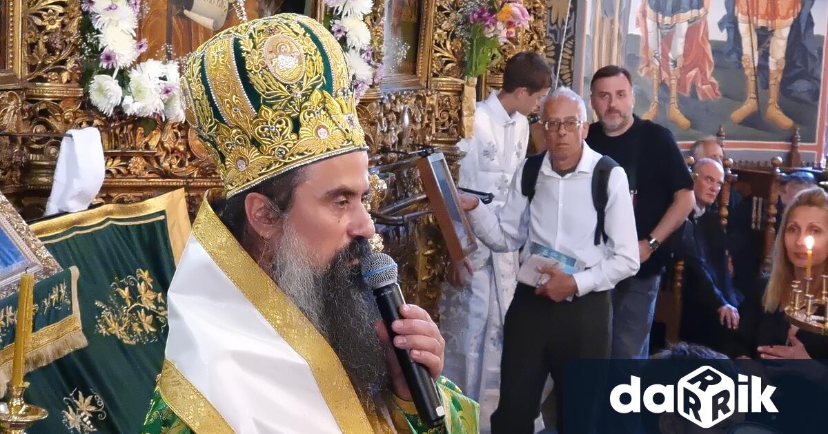 Няма друга институция освен Българската православна църква която да дава