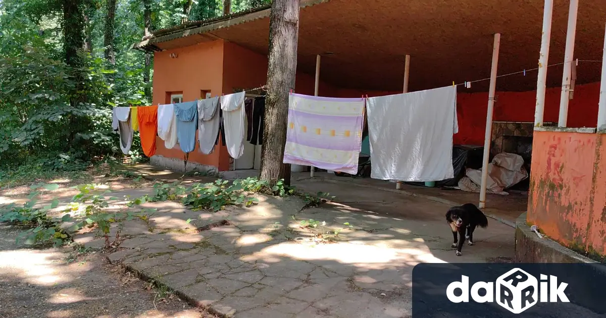 Хоспис Царица Йоанна в лесопарк Липник в село Николово край