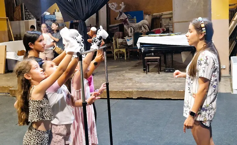  Уъркшоп за куклен спектакъл въодушеви децата на гр. Левски 