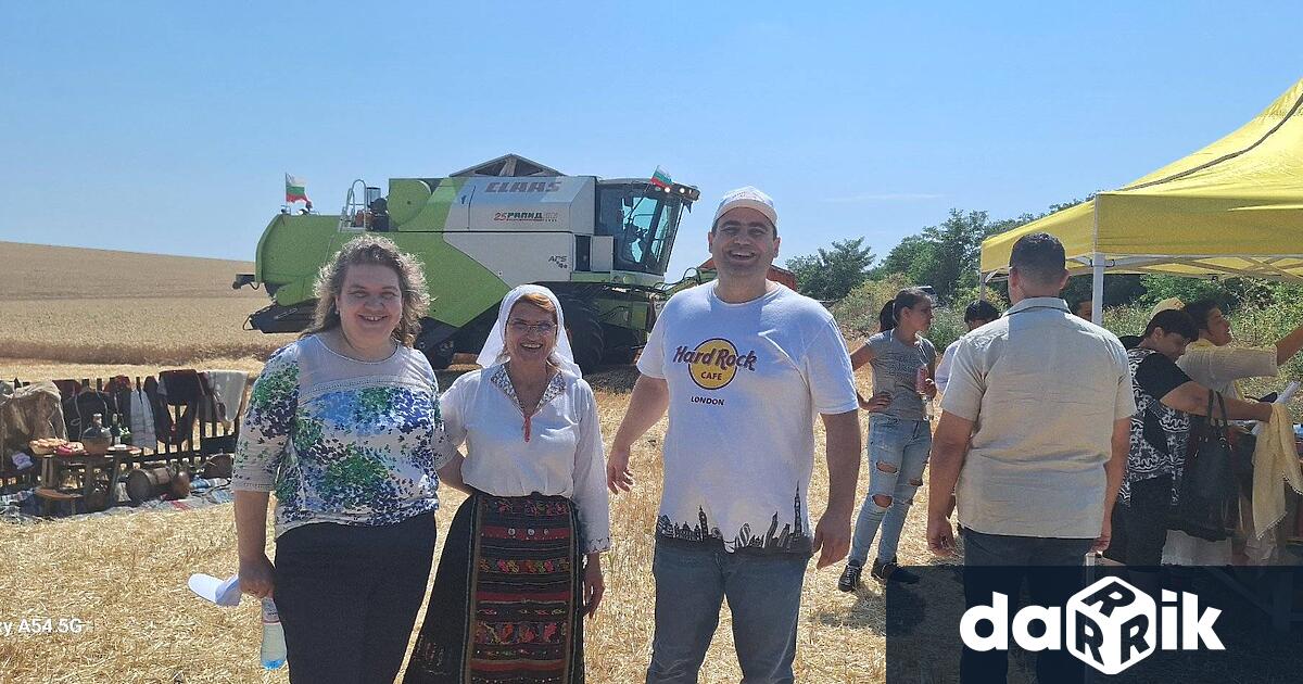 Председателят на Народното събрание Наталия Киселова даде начало на жътвата