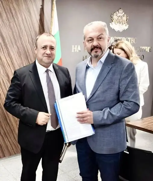 Кметът на Севлиево д-р Иван Иванов подписа в МРРБ четири споразумения за стартиране на проекти