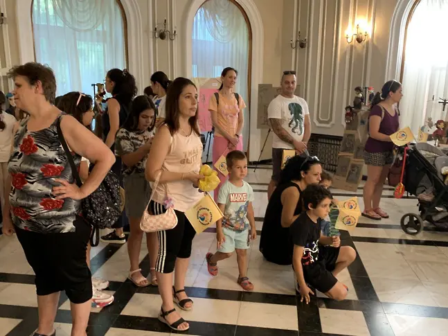  Осмото издание на Фестивал за куклено изкуство „ Шарено петле “ радва дребни и огромни в Плевен/СНИМКИ-АУДИО/ 