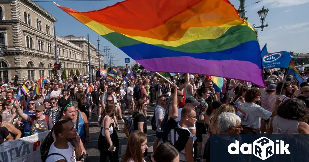 Две тийнейджърки бяха простреляни в близост до емблематичния гей барStonewall