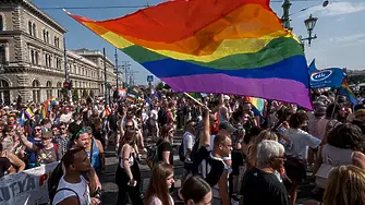 Стрелба помрачи ЛГБТ парада в Ню Йорк: Две момичета са ранени, а десетки пострадаха 