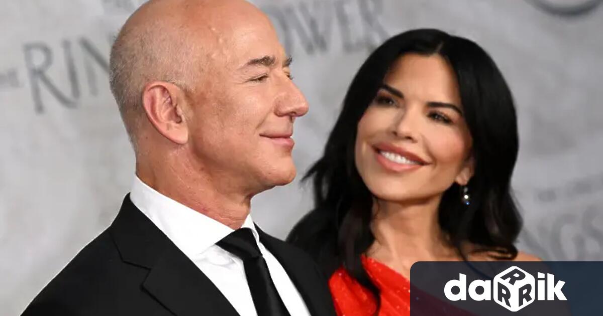 Милиардерът Джеф Безос и годеницата му Лорън Санчес сключиха брак