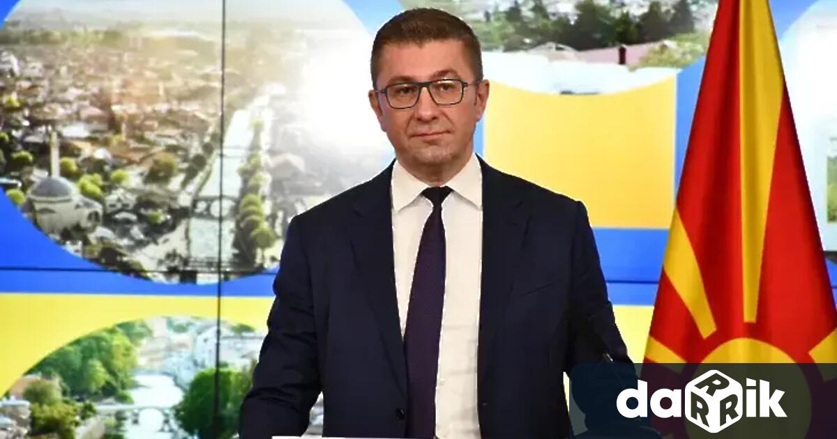 Отпадането на термина македонска идентичност и македонски език от доклада