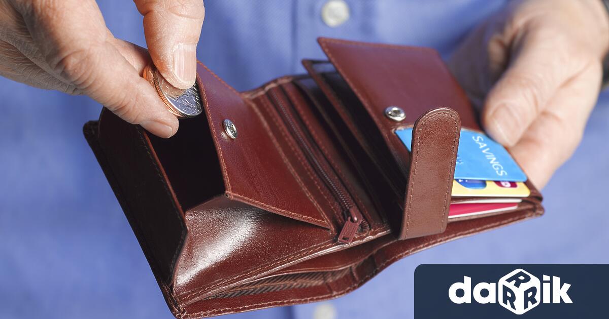 Жена открадна портмоне с над 800 лв от стая на