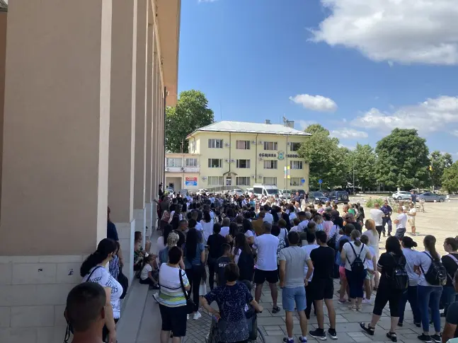 Раковски излезе на протест заради смъртта на 36-годишния моторист Стайко Стайков