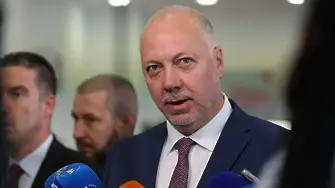Третият вот на недоверие към кабинета „Желязков“ влиза в зала