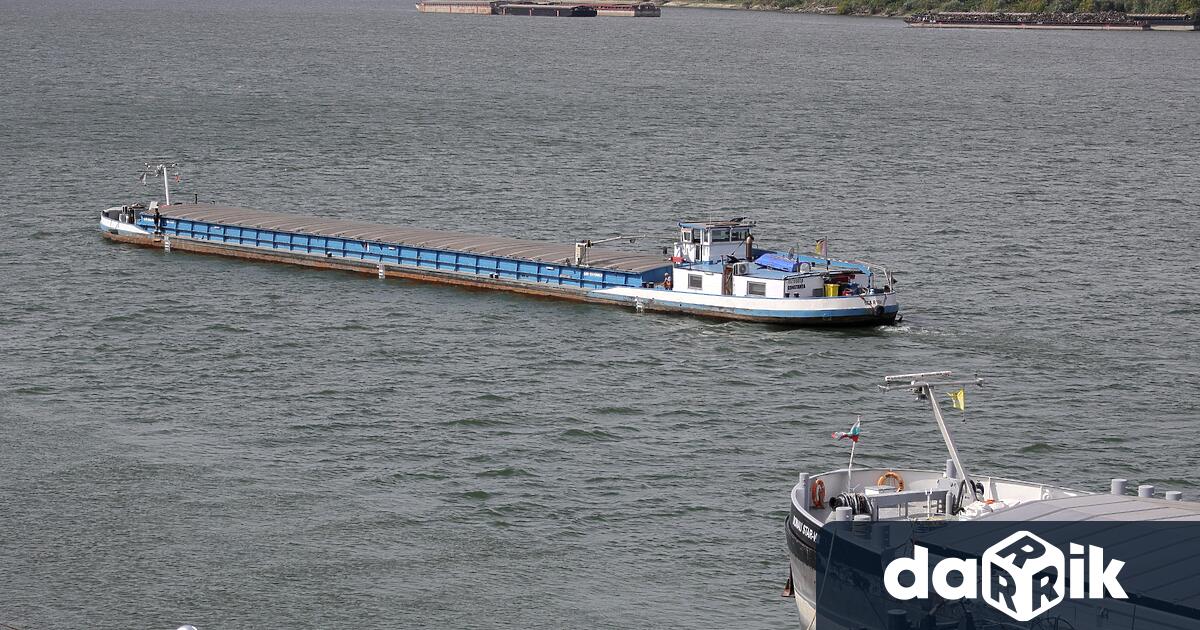 Ниското ниво на река Дунав затруднява корабоплаването в българския участък