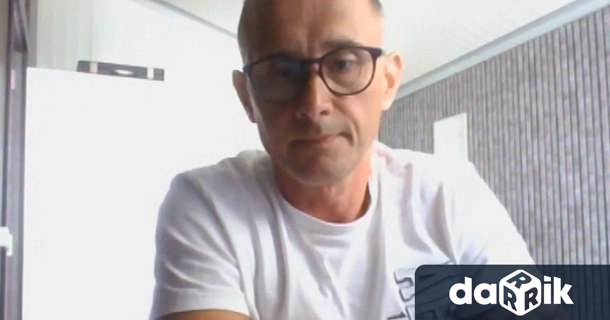 Свилен Максимов е пилотът който успя да приземи принудително малък