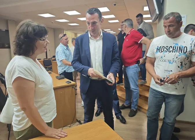  Министърът на младежта и спорта Иван Пешев се срещна в Плевен с представители на локалната власт и на спортните клубове 