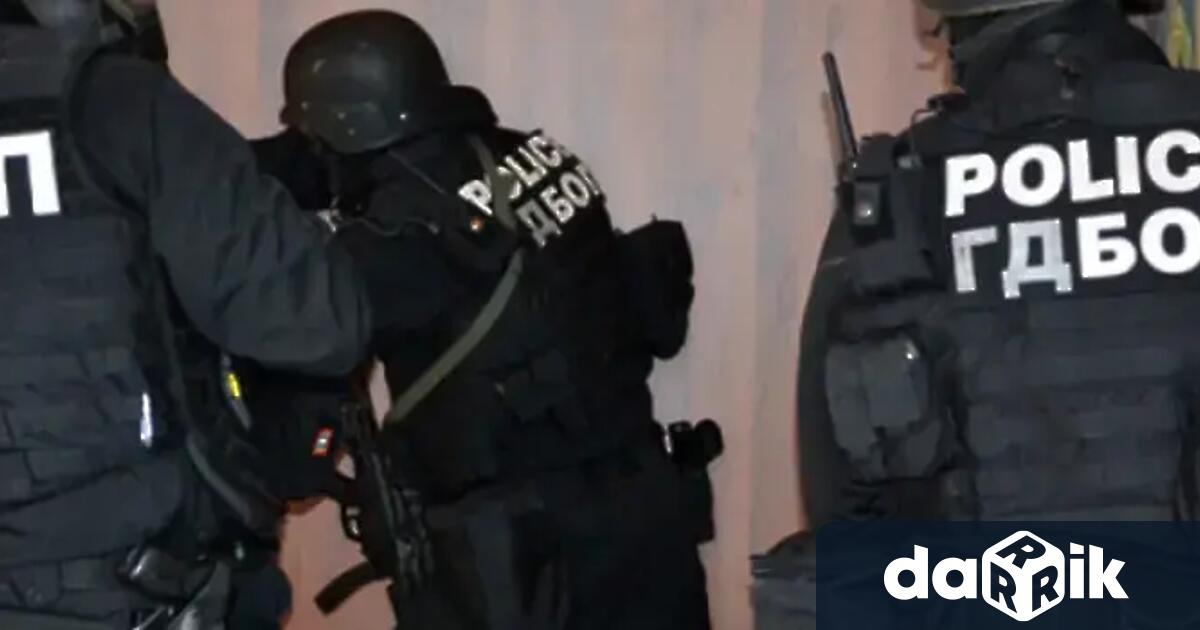 ДАНС И ГДБОП влязоха в офис на организатор на група