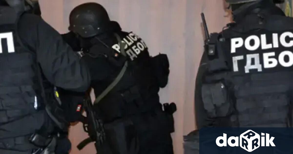 При акцията на ГДБОП и ДАНС срещу престъпна група за