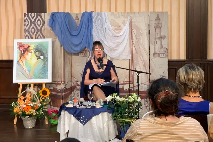  Поетесата Весела Томова - Димова: „ Изкуството е небесен подарък, а ние сме негови проводници… “/СНИМКИ/ 