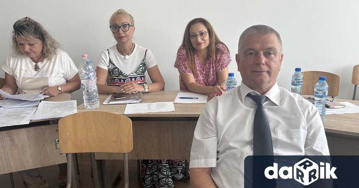 33 ма специалисти защитиха своите дипломни проекти по Здравен мениджмънт Успешните магистри