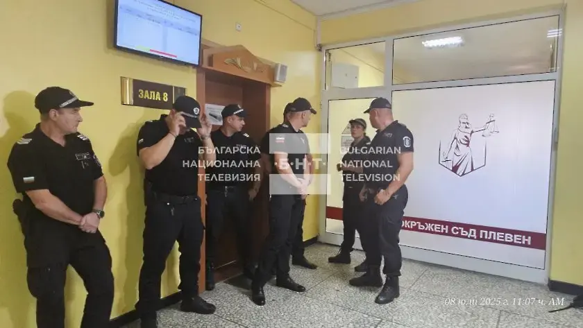 Шофьорът на тира, прегазил Сияна, не признава вина