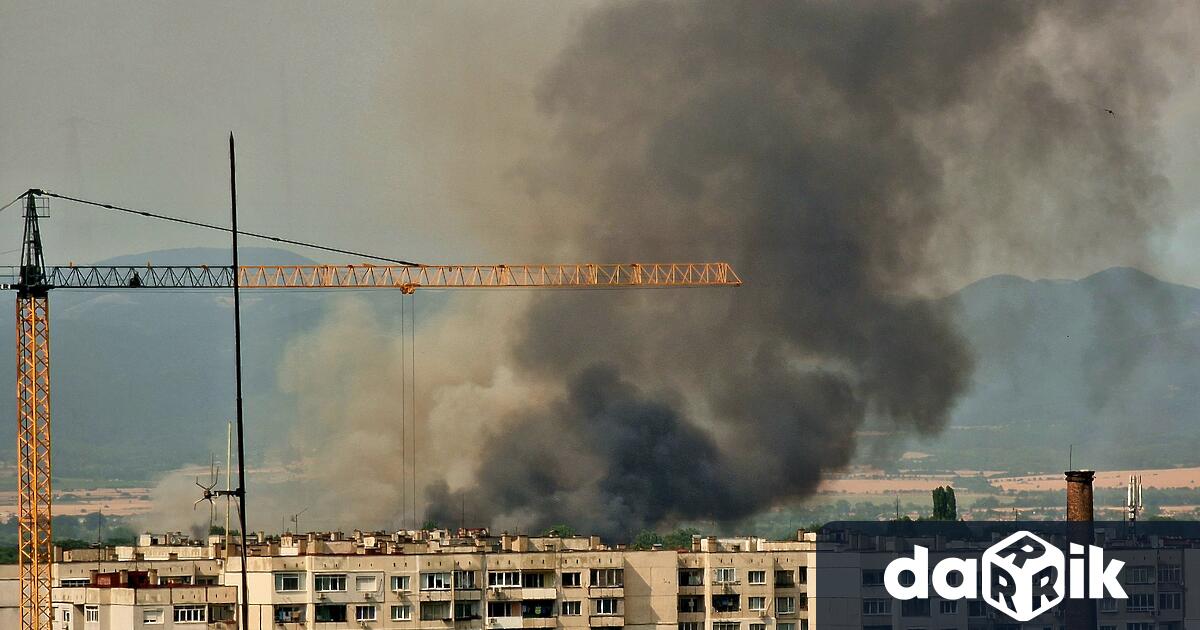Пожар е избухнал в района на Малашевци в София предава