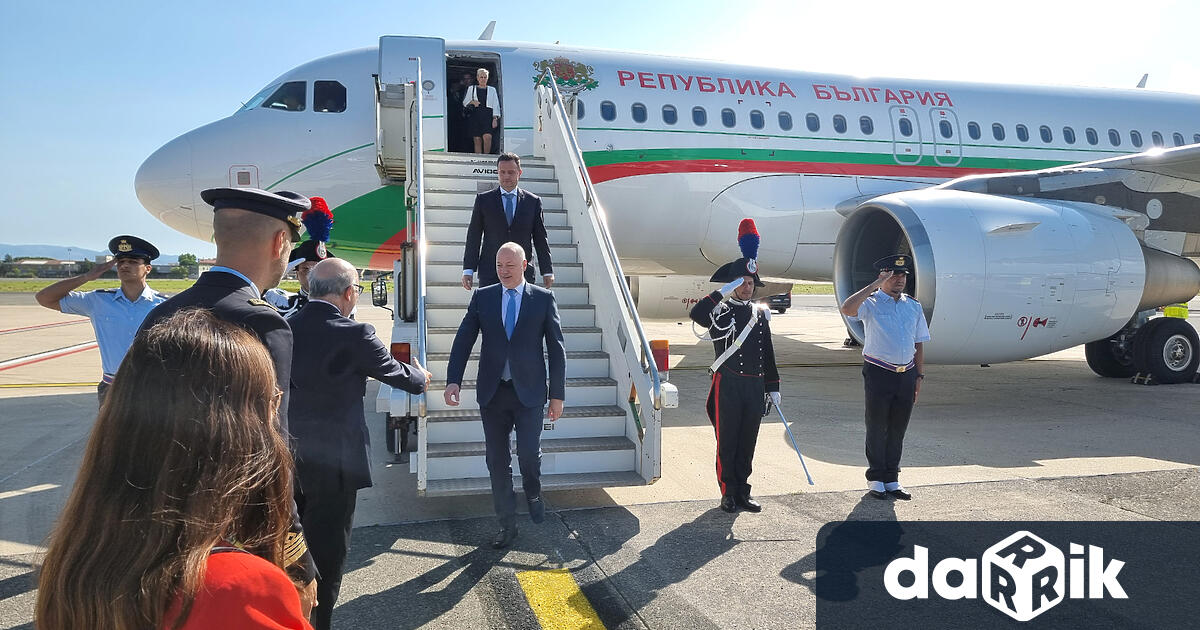 Министър председателят Росен Желязков пристигна в италианската столица Рим където ще