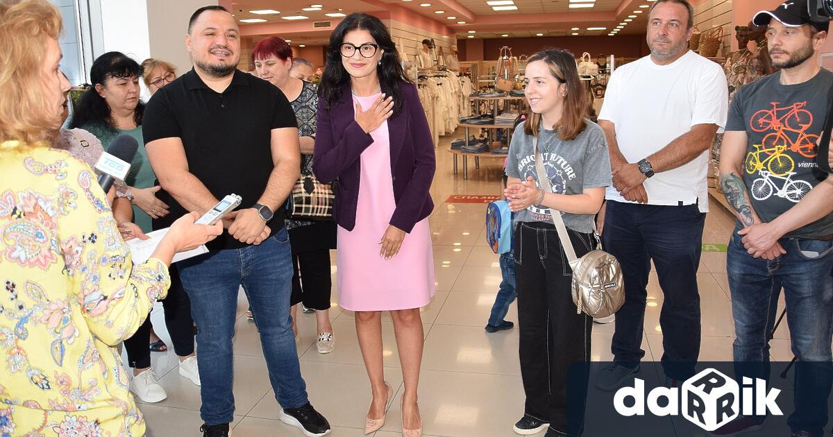 Експозицията която се провежда под патронажа на областния управител на