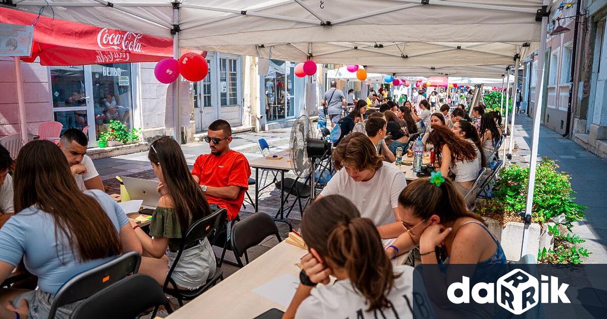 Цяла Търговска във Враца се е превърнала в игрална арена