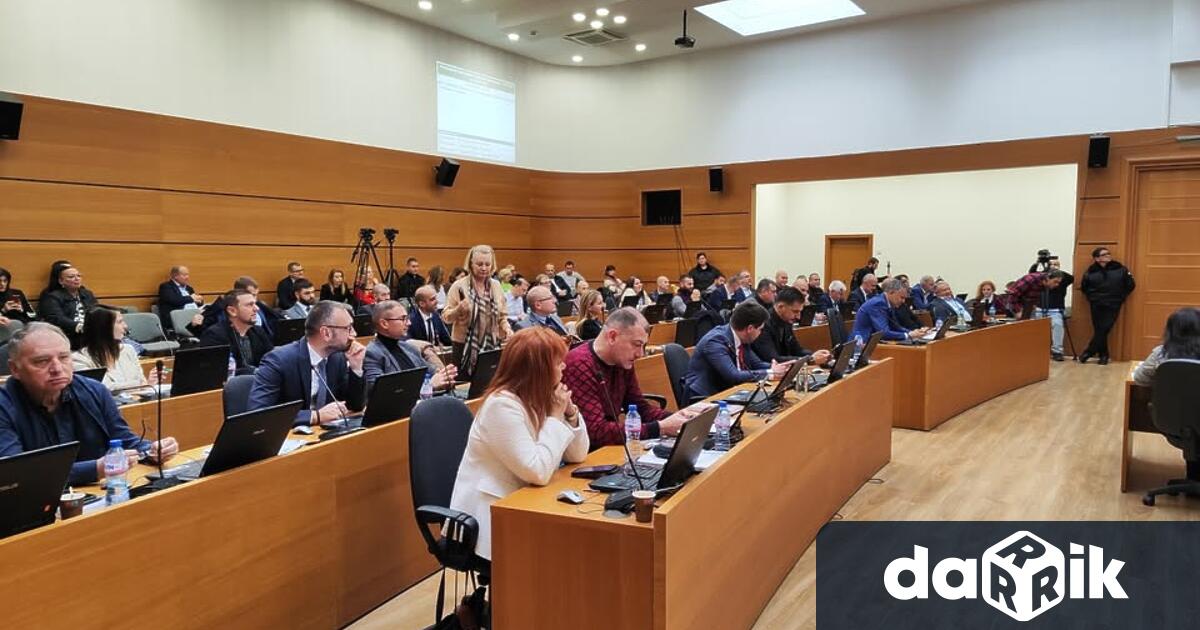 С нова осма група започна заседанието на Общинския съвет в