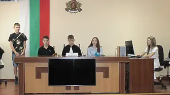 Отборът на НУИ „Панайот Пипков“ спечели битката в конкурса „Детски съдебен спор“