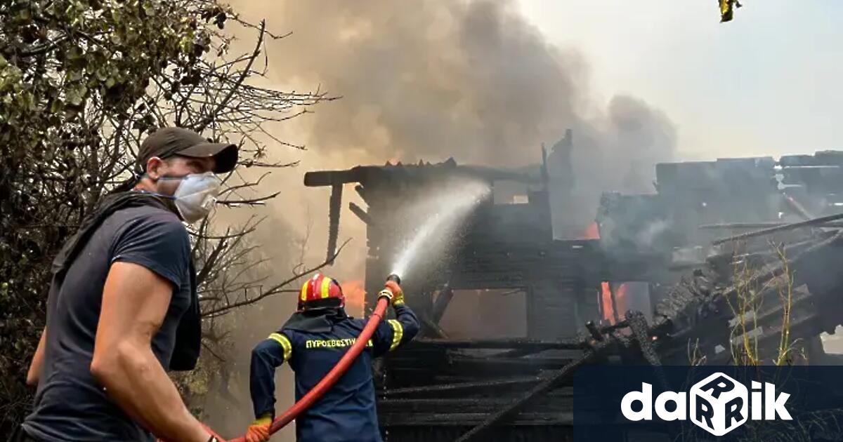 Двата големи горски пожара в Гърция –на остров Критив района